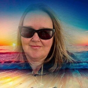 Meet your Posher, Lara